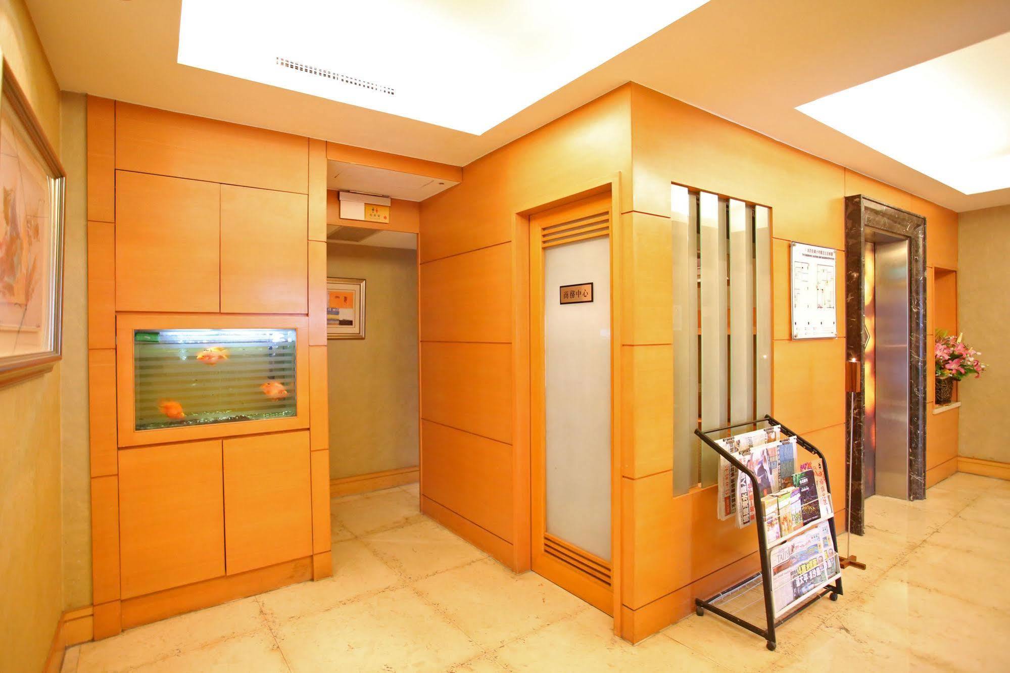 Elegance Hotel Taipei Exterior foto
